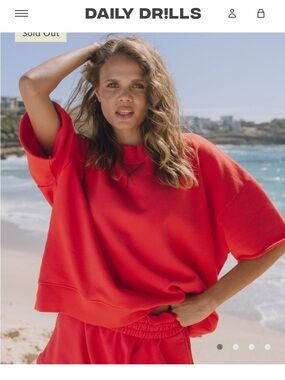 Daily drills heart crewneck
Top only 
Size XS/S
NWT